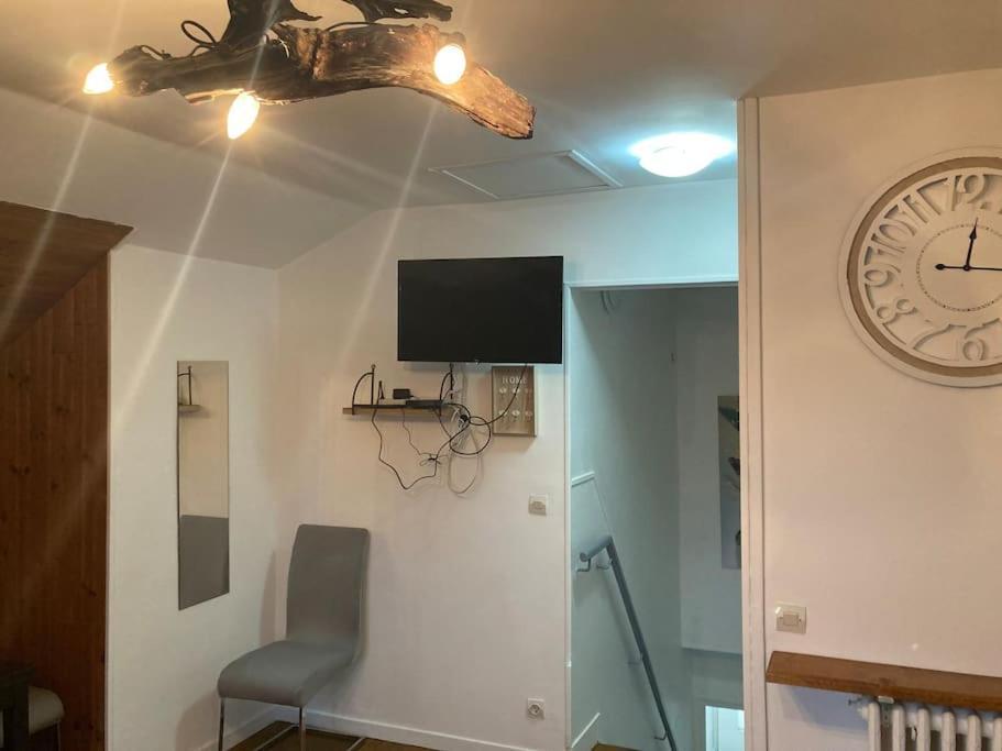 Apartament 3 Pieces Calme, Terrasse Et Parking Prive Courcouronnes Zewnętrze zdjęcie